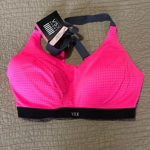 Victoria’s Secret sports bra 32DD NWT